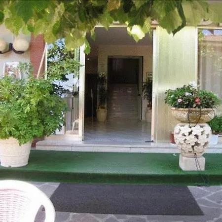 Nanda Hotel 3*